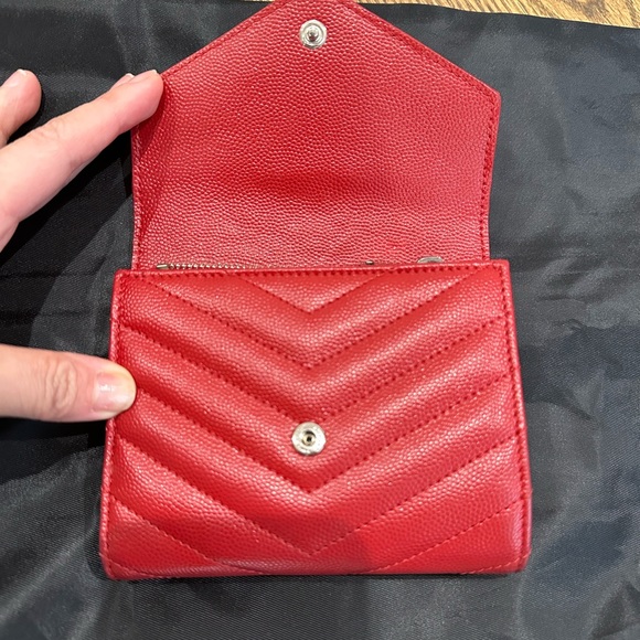 *sold* YSL CASSANDRE MATELASSÉ COMPACT TRI FOLD WALLET - Picture 5 of 12